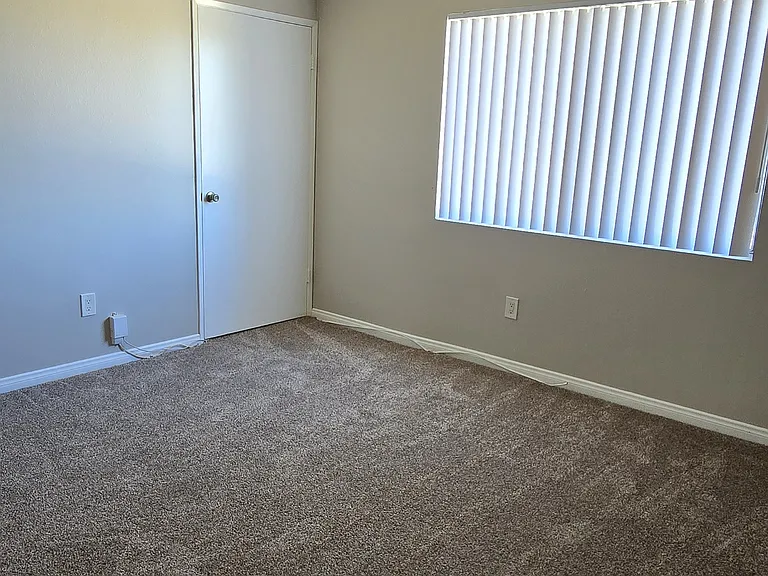 Townhouse Apartments — Photo 7