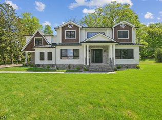 5 Foxcroft Dr, Livingston, NJ 07039