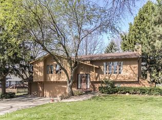 1008 54th St, West Des Moines, IA 50266