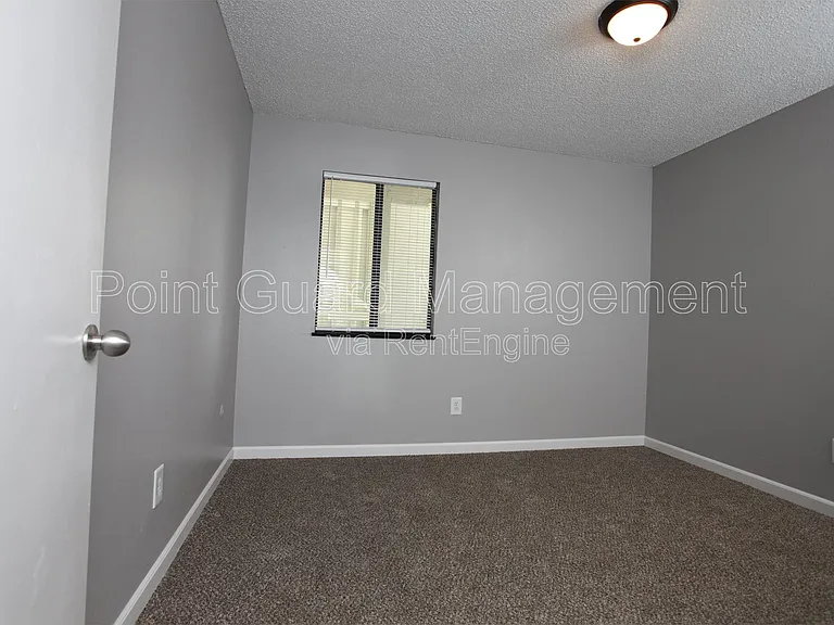 1717 N Vassar Ave — Photo 12