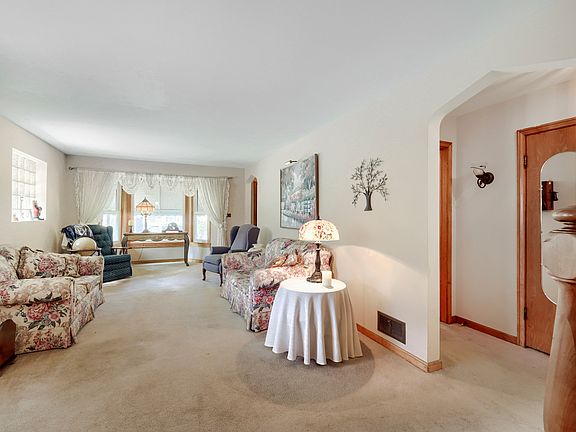 5th image of 3229 Highland Ave