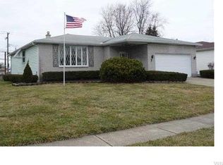 7 George Dr, West Seneca, NY 14224