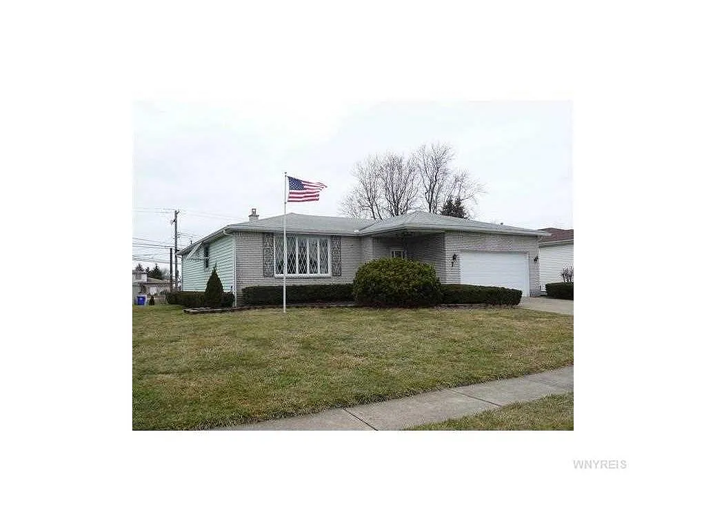 7 George Dr photo 1