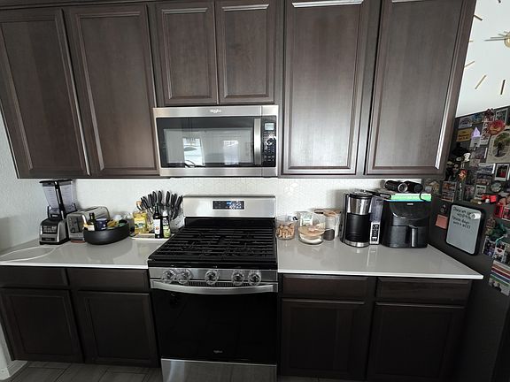 4th image of 905 S San Marcos St
