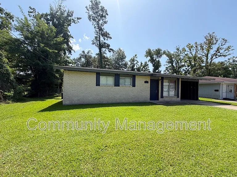 1442 Clinton Dr — Photo 11