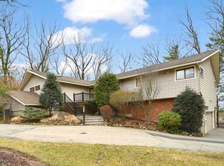 150 Andrew Ave, Oakland, NJ 07436