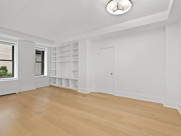 225 W 23rd St #2251S — Photo 5