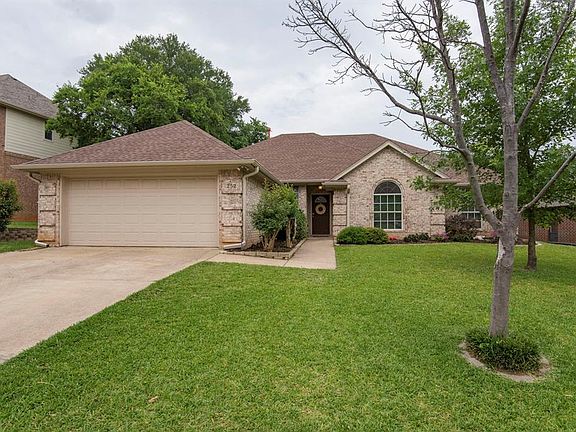 5th image of 252 Blossom Ln