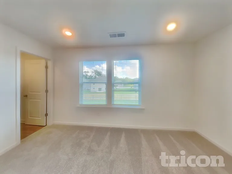 224 Paisley Way — Photo 4