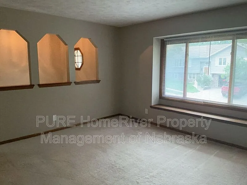 3 bed, 3.0 bath, 1720 sqft, $2,050 — Photo 4