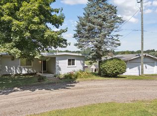 6570 Farley Rd, Pinckney, MI 48169