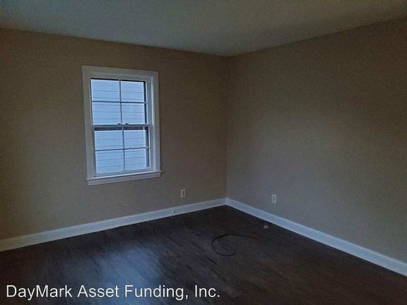 3rd image of 608 Cambridge Ave