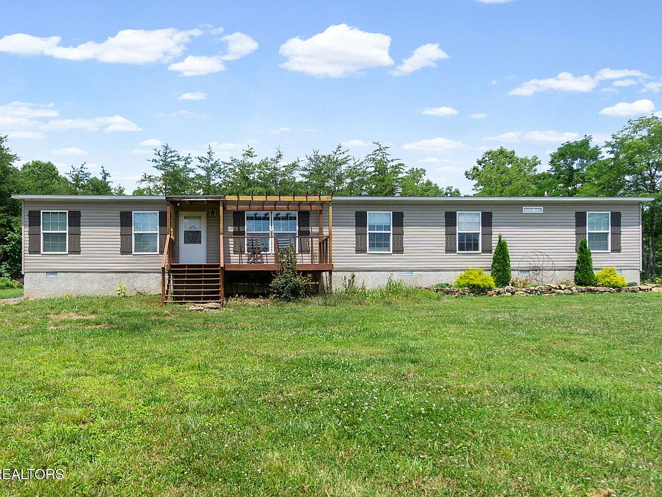 1st image of 450 Locksley Cir