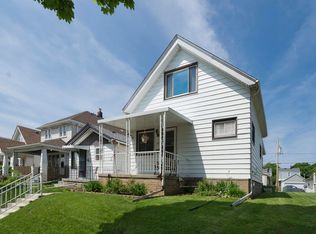 2211 S 71st St, West Allis, WI 53219