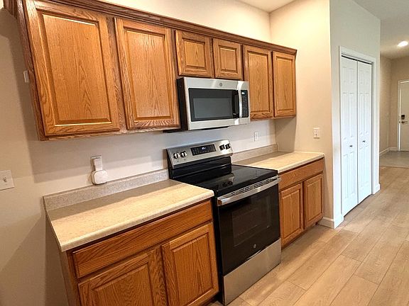 4th image of 3818 Thornhill Cir #3818