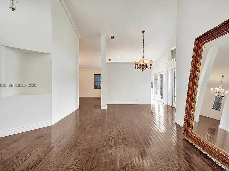 658 Stanton Dr — Photo 18
