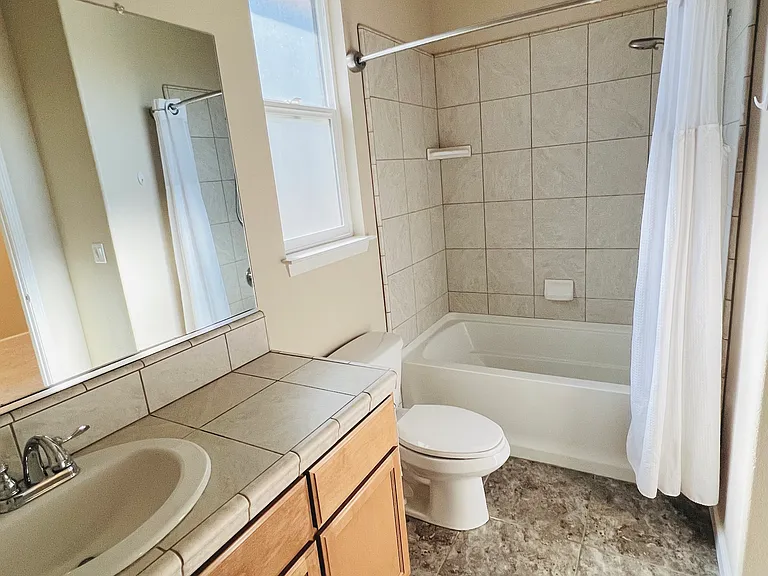 2953 Bancroft Dr — Photo 12
