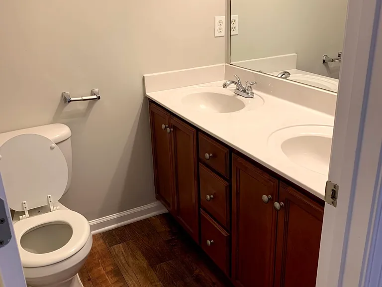 6023 Cullen Dr — Photo 7