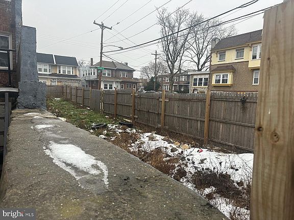 2nd image of 1500 W Nedro Ave