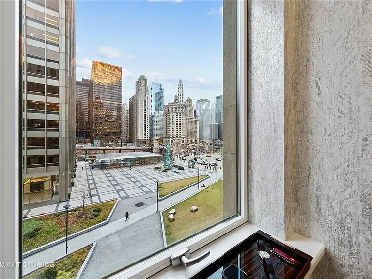435 N Michigan Ave #401 — Photo 12