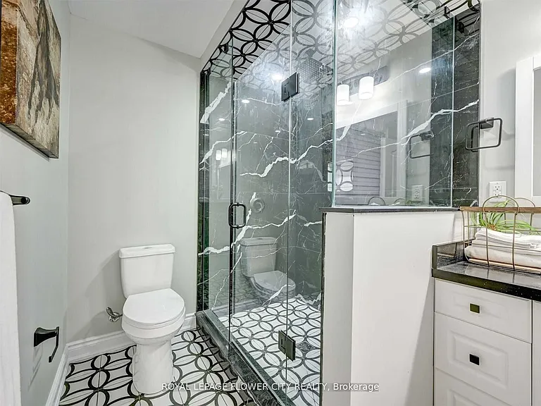 5263 Trafalgar Rd — Photo 23