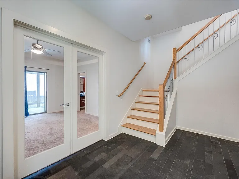 1729 Reinerman St — Photo 11