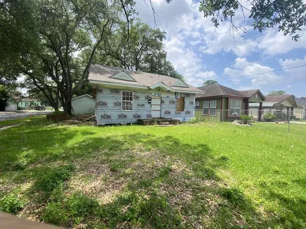 1705 Bolivar St, Beaumont, TX 77701