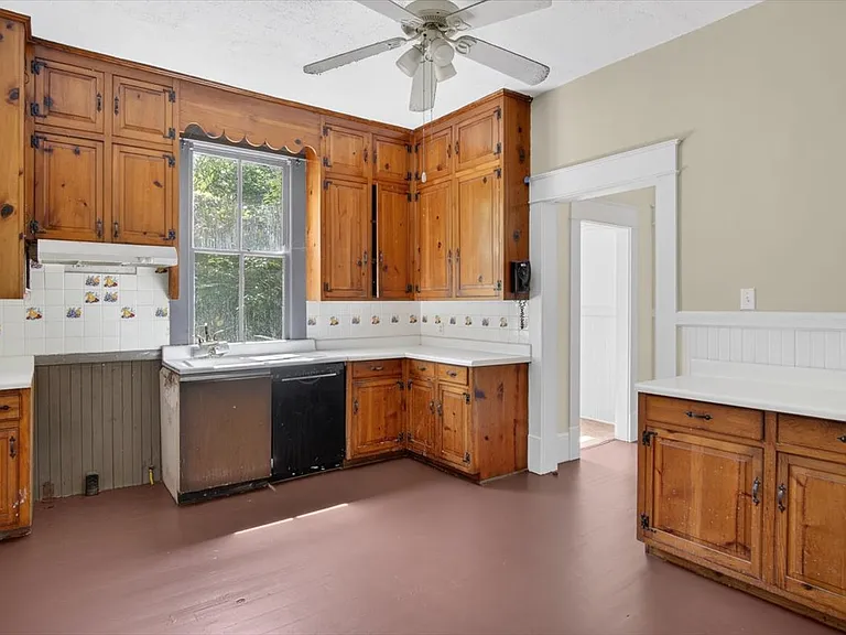 114 Forest Ave — Photo 15