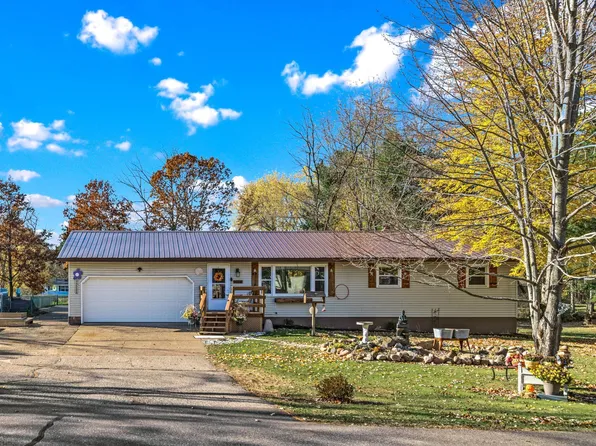 1520 Watt Ave, Fall Creek, WI 54742