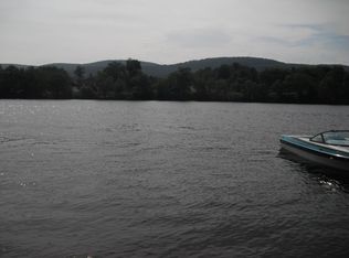 1 Pleasant View Dr, Lake Luzerne, NY 12846