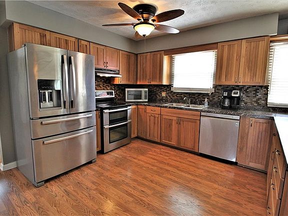 4th image of 2462 Sherwood Dr