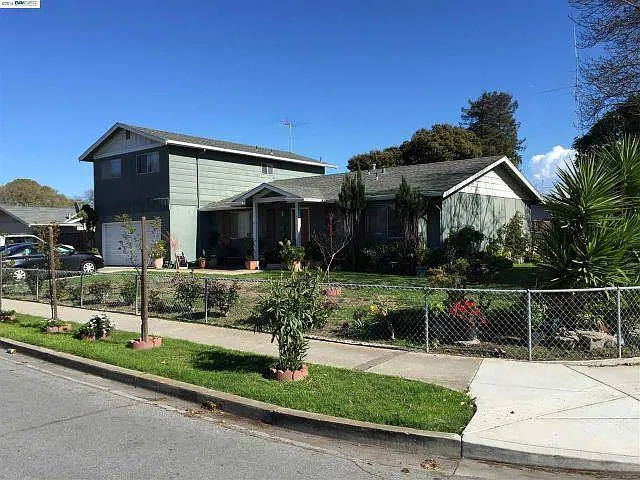 7764 Shorehaven Ave photo 1