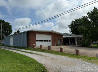 908 Abba St, Gillespie, IL 62033