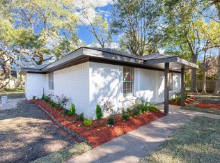 209 Jephson Dr, Alvin, TX 77511