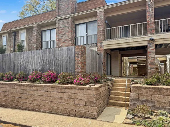 6592 Poplar Woods Cir S APT 1, Memphis, TN 38138