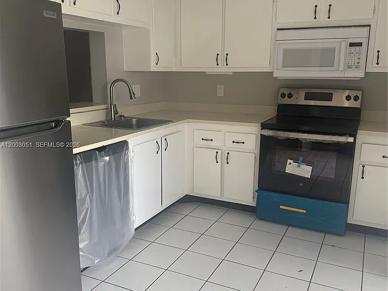 1815 NW 56th Ter #15 — Photo 9