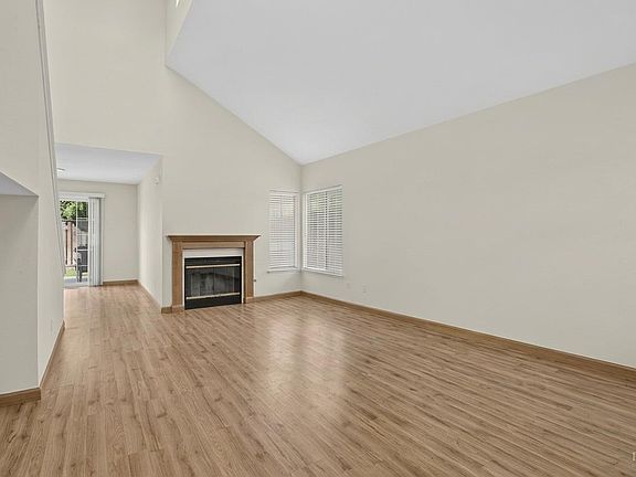 4th image of 803 Stingray Terrace