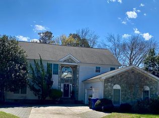 413 Croatan Hills Dr, Virginia Beach, VA 23451