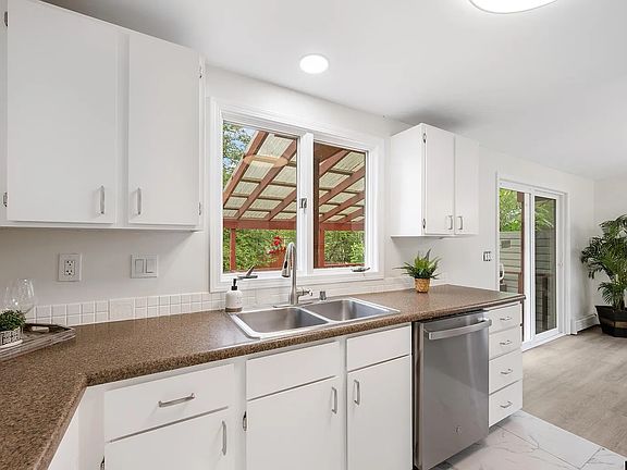 5th image of 4409 Julep St