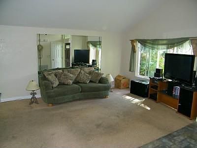 4th image of 6120 Hilltree Ave