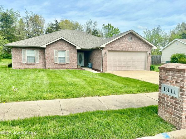 1911 Chouteau Ln, Boonville, MO 65233