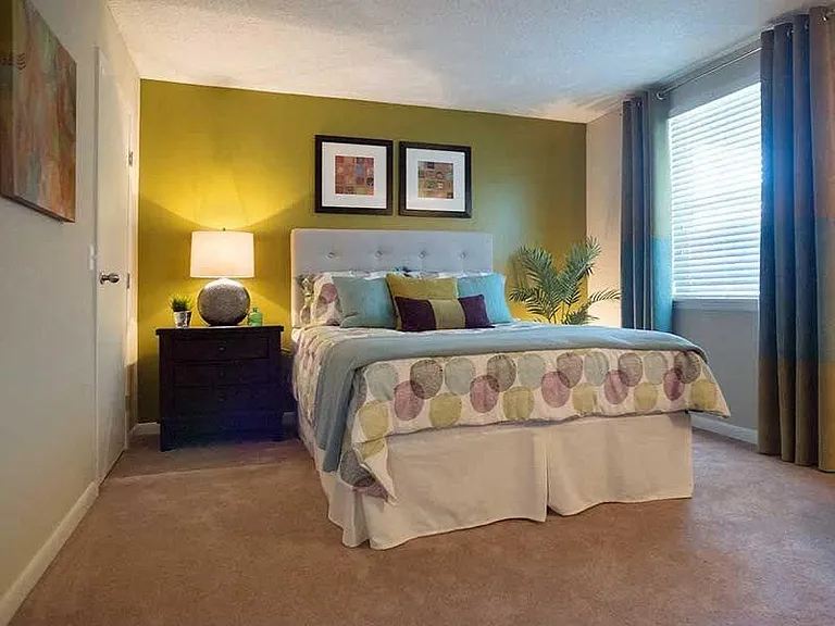 Ventana at the Lake Apartments — Photo 10