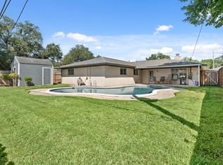 902 E X St, Deer Park, TX 77536