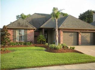 208 Southlake Cir, Youngsville, LA 70592