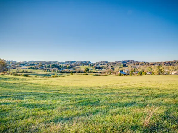 Central Dr, Johnson City, TN 37601