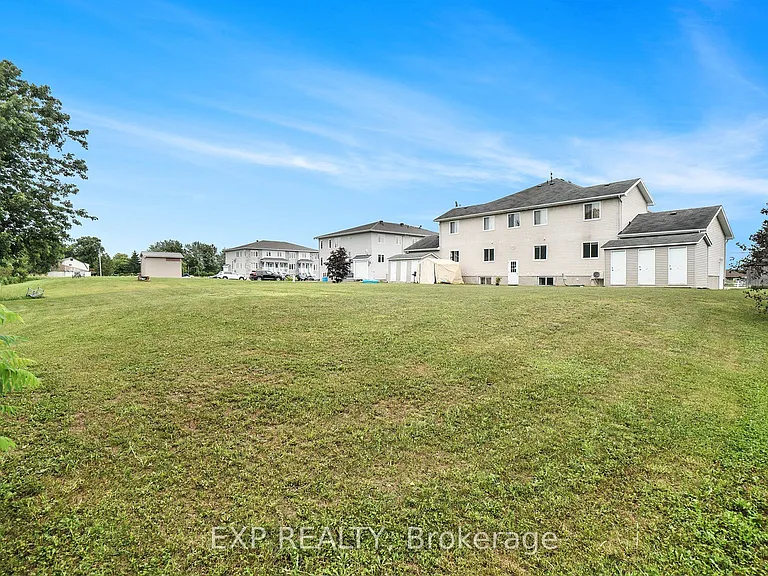 525 Russell Rd #1 — Photo 27