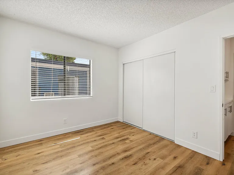 Valle at 9151 Kenwood — Photo 10