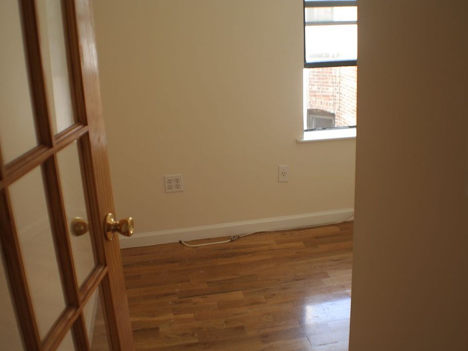 1st image of 622 E 11th St APT 23