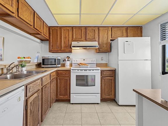 2nd image of 21460 Bay Village Dr APT 137
