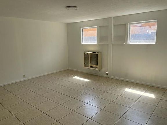 4th image of 392 E Alvarado St